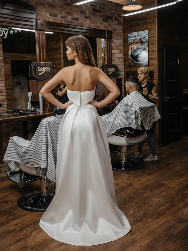 ---Affordable A-line wedding dress with sweetheart neckline made in satin--